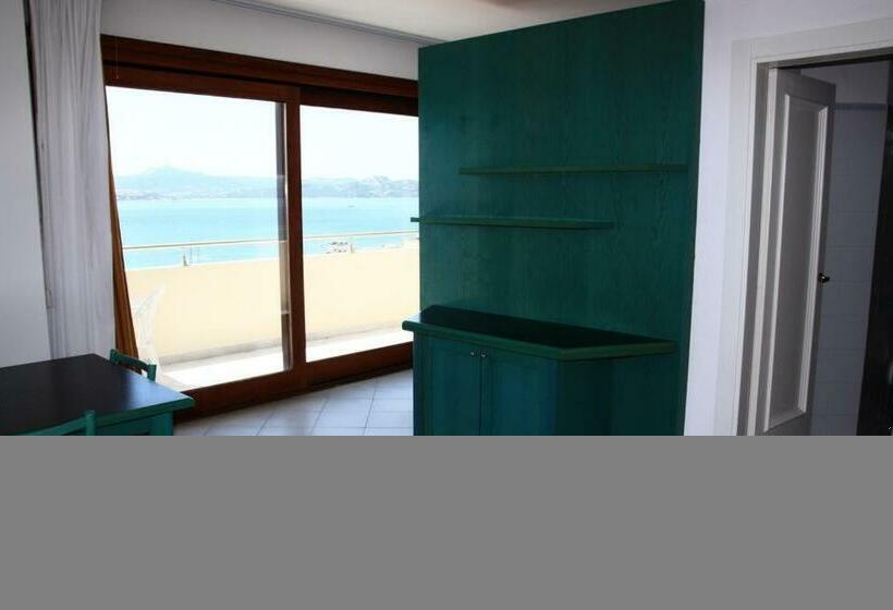 חדר משפחתי נוף לים, Miralonga