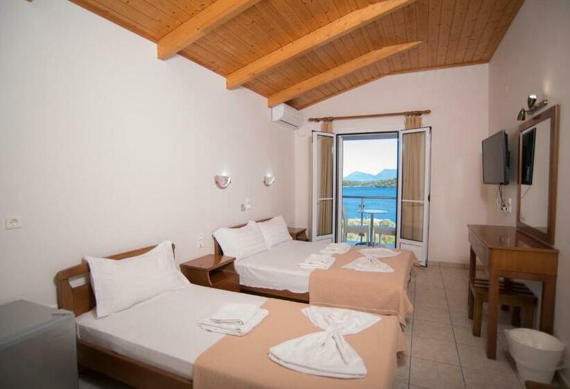 Triple Room Sea View, Oasis