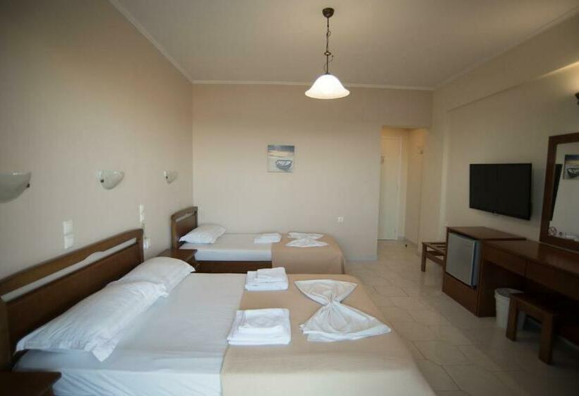 Triple Room Sea View, Oasis