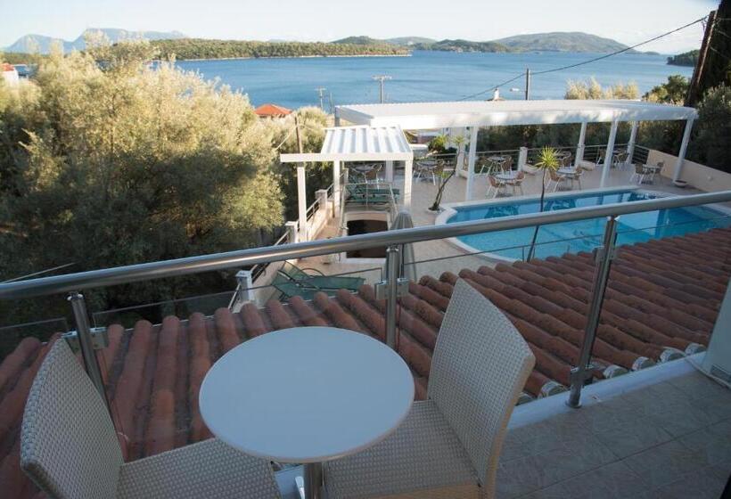 Triple Room Sea View, Oasis