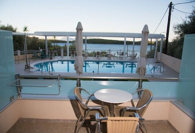 Triple Room Sea View, Oasis