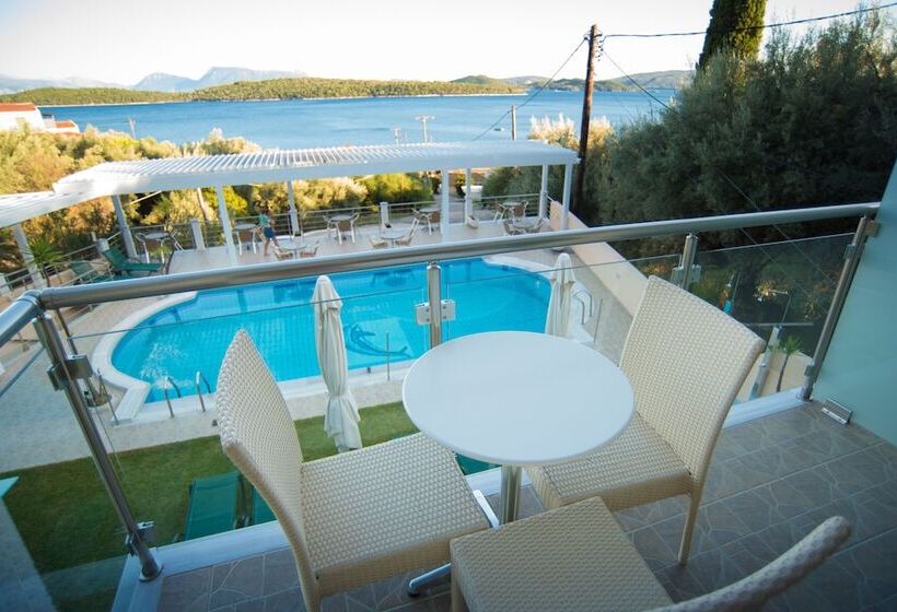 Triple Room Sea View, Oasis