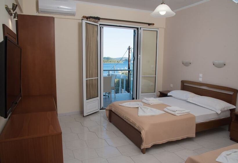 Triple Room Sea View, Oasis
