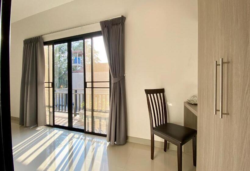 חדר סופריור עם מרפסת, Pensiri House Sha Extra Plus