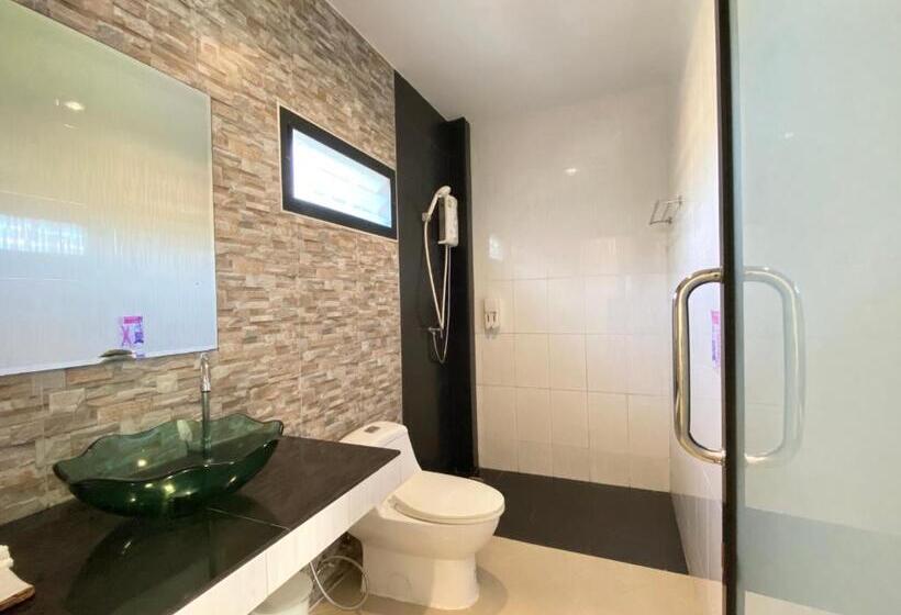 חדר סופריור עם מרפסת, Pensiri House Sha Extra Plus