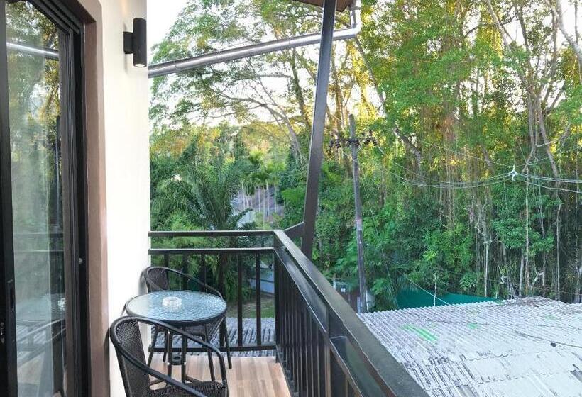 חדר סופריור עם מרפסת, Pensiri House Sha Extra Plus