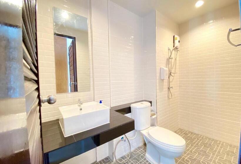 דירה בת חדר שינה 1 עם מרפסת, Pensiri House Sha Extra Plus