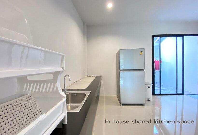 דירה בת חדר שינה 1 עם מרפסת, Pensiri House Sha Extra Plus