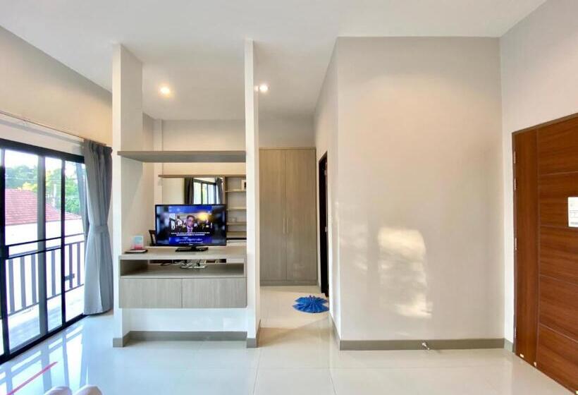 استودیوی سوپریور, Pensiri House   Sha Extra Plus