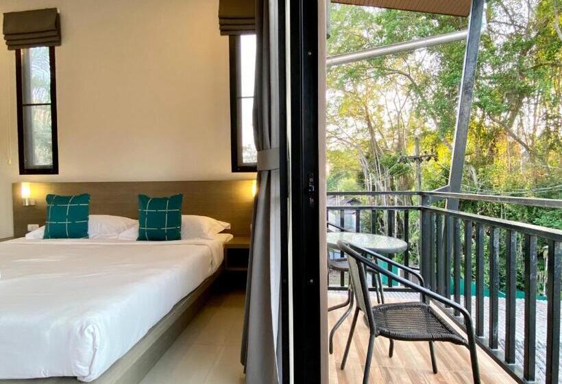 סטודיו סופריור, Pensiri House Sha Extra Plus