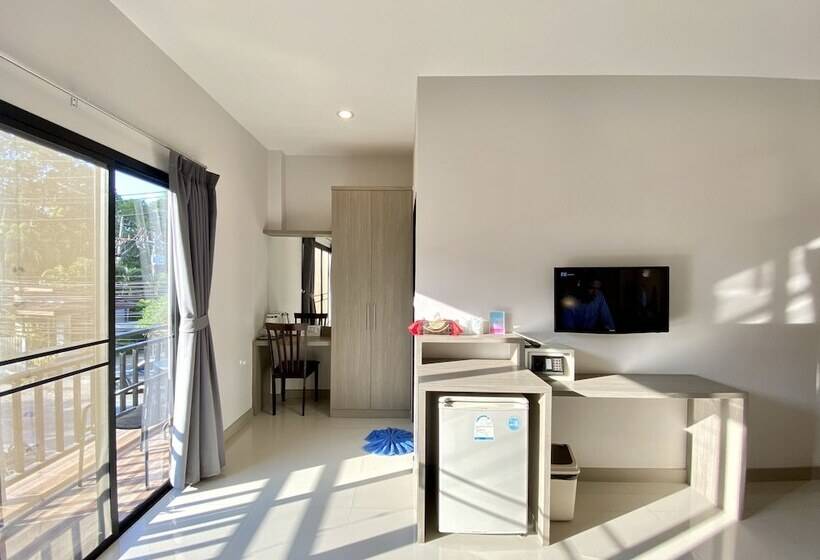 חדר סופריור עם מרפסת, Pensiri House Sha Extra Plus