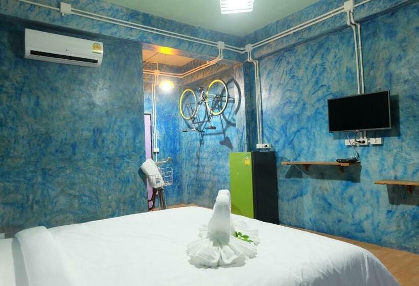 스탠다드 룸 킹사이즈 침대, Samui Poshtel