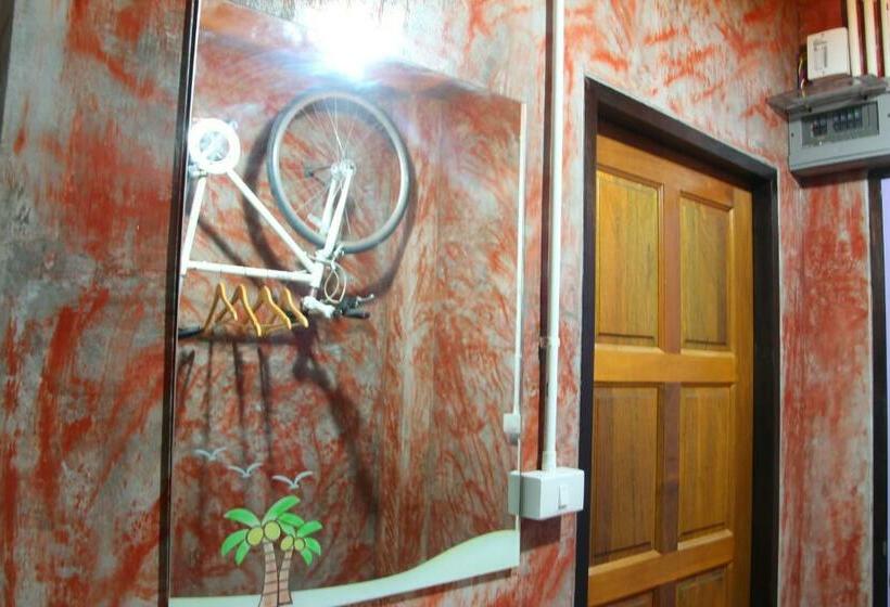 스탠다드 룸 킹사이즈 침대, Samui Poshtel