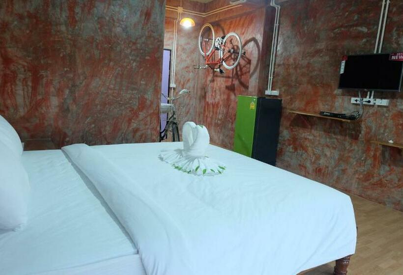 스탠다드 룸 킹사이즈 침대, Samui Poshtel