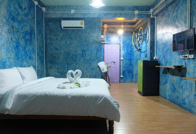 스탠다드 룸 킹사이즈 침대, Samui Poshtel