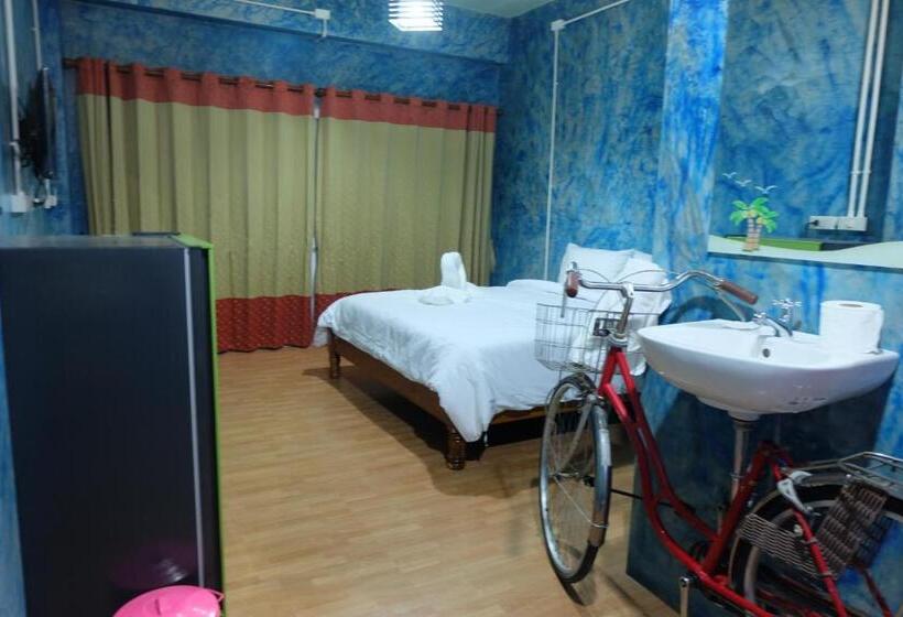 스탠다드 룸 킹사이즈 침대, Samui Poshtel