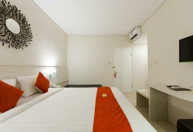 חדר דלוקס נוף בריכה, The Rinaya Canggu By Ecommerceloka