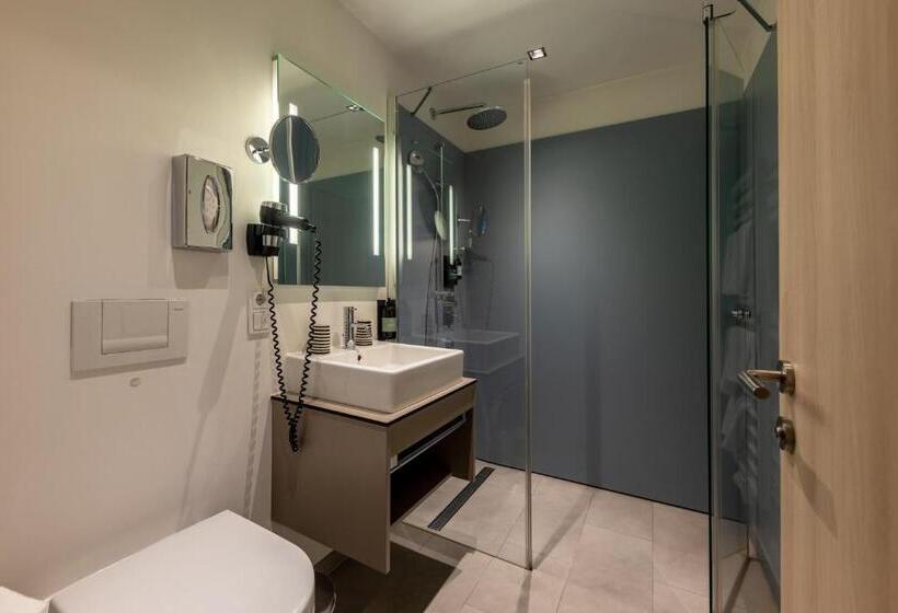 Номер Deluxe, Wirtshaus Post