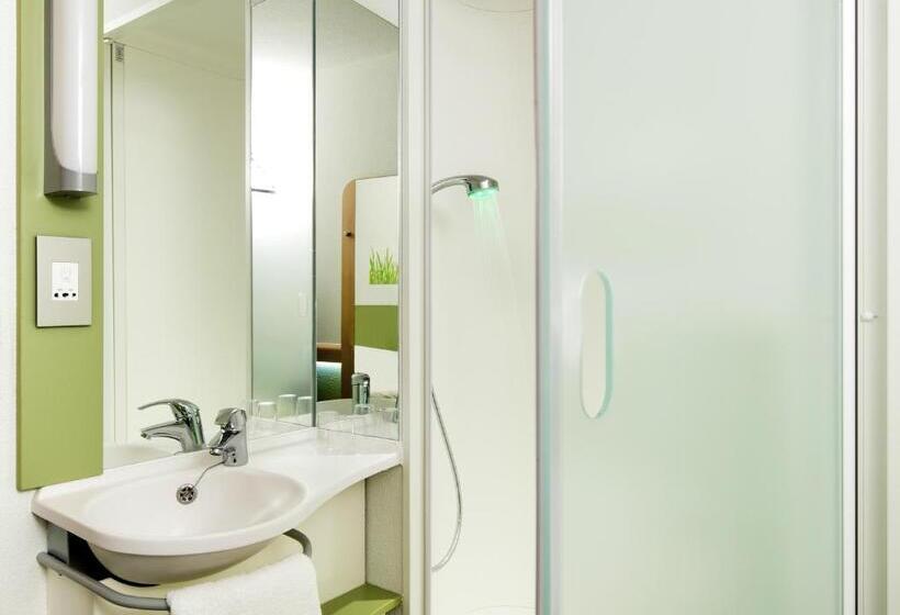 חדר סטנדרט לשלושה, Ibis Budget Hotel Edinburgh Park