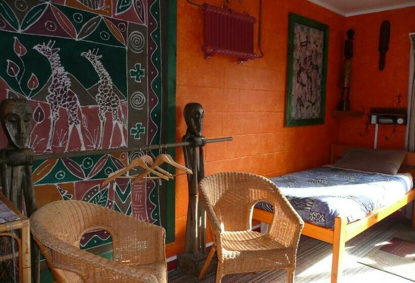 חדר סטנדרט חדר אמבטיה משותף, Global Village Travellers Lodge