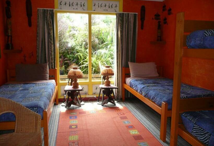 חדר סטנדרט חדר אמבטיה משותף, Global Village Travellers Lodge