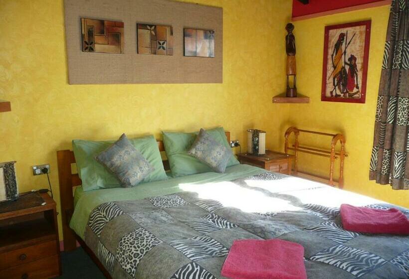 חדר סטנדרט חדר אמבטיה משותף, Global Village Travellers Lodge