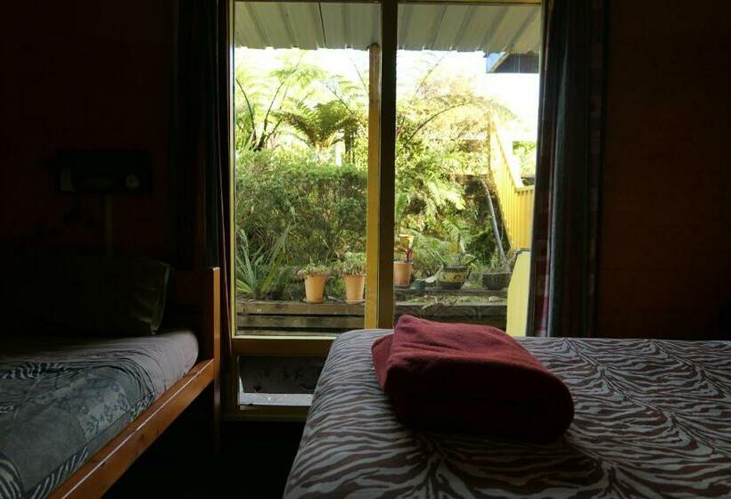 חדר סטנדרט חדר אמבטיה משותף, Global Village Travellers Lodge