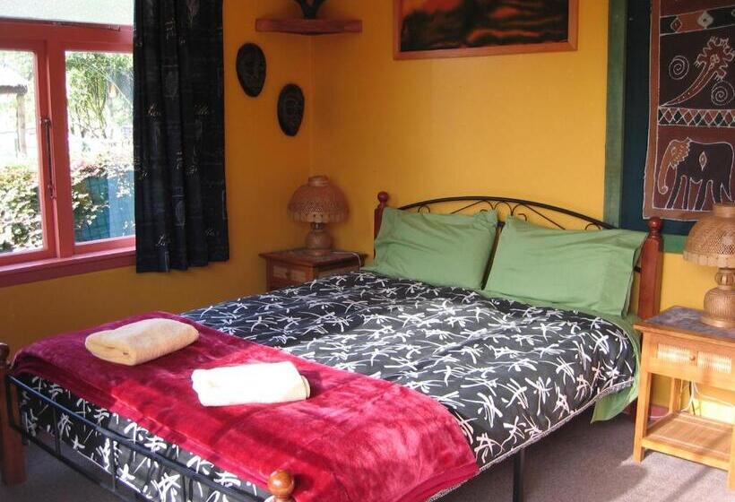 Номер Стандарт Совместная Ванная, Global Village Travellers Lodge