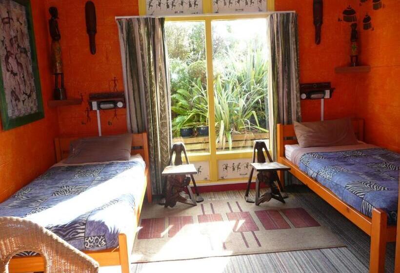 חדר סטנדרט חדר אמבטיה משותף, Global Village Travellers Lodge