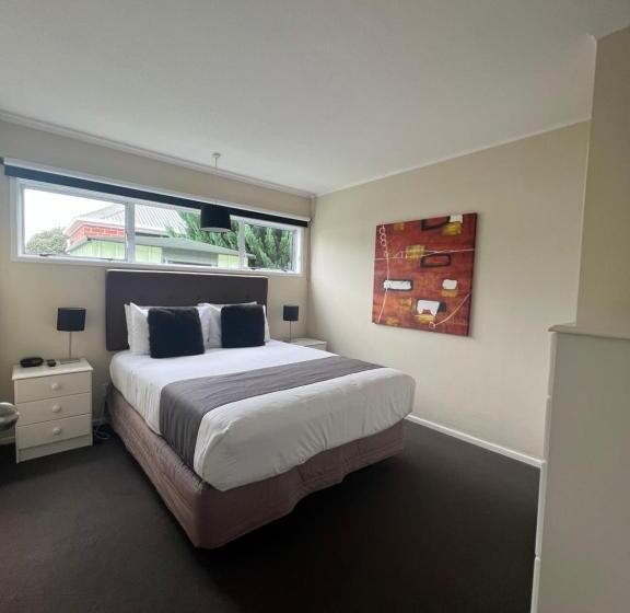 דירת שני חדרים, Asure Green Gables Motel