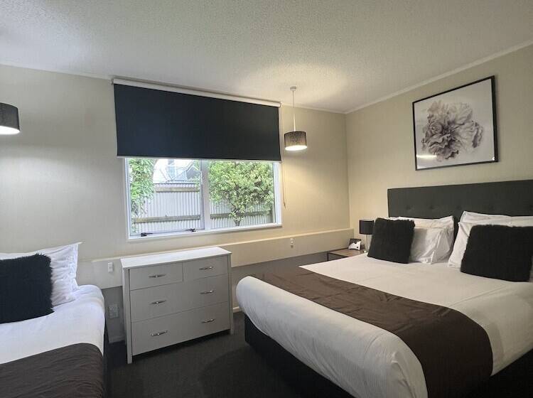 דירת חדר, Asure Green Gables Motel