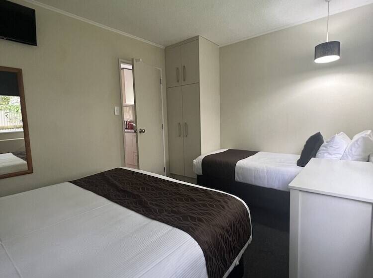 דירת חדר, Asure Green Gables Motel