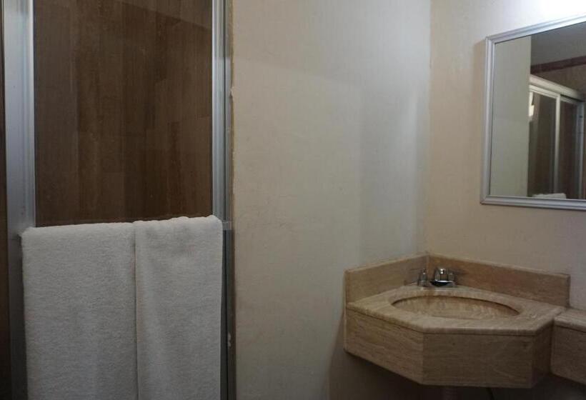 이코노미 룸, America Centro