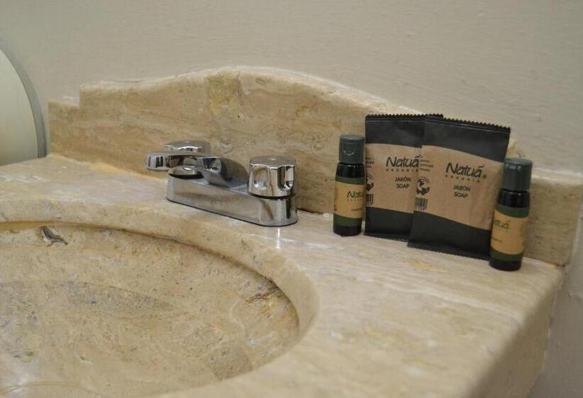 이코노미 룸, America Centro