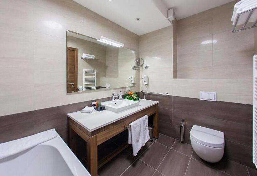 سوییت خانوادگی, Aparthotel Vucko