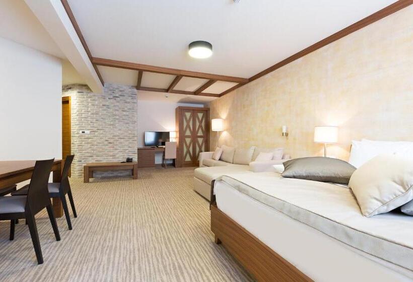 سوییت خانوادگی, Aparthotel Vucko