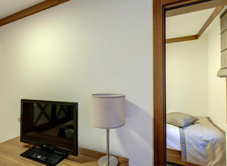 سوییت خانوادگی, Aparthotel Vucko