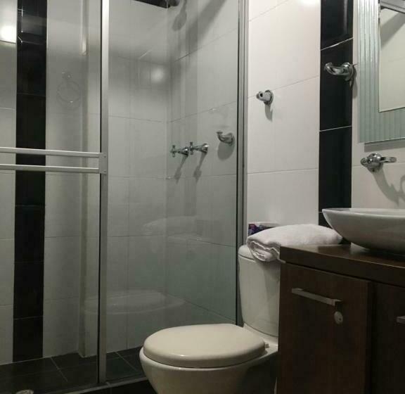 标准间, Ejecutivo Av La Esperanza