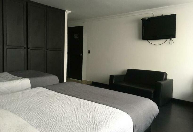 标准三人间, Ejecutivo Av La Esperanza