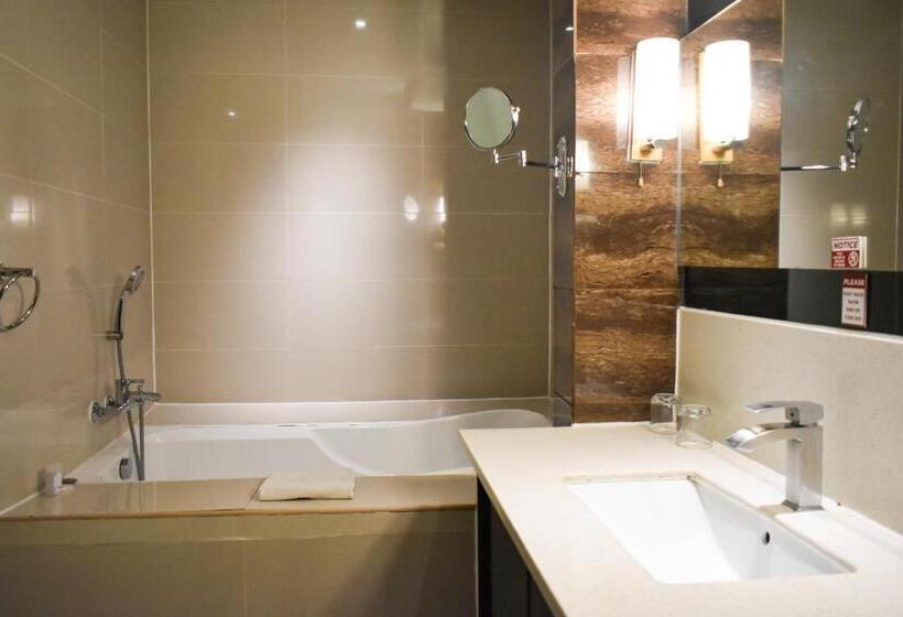 패밀리 스위트, Best Western Plus  Subic