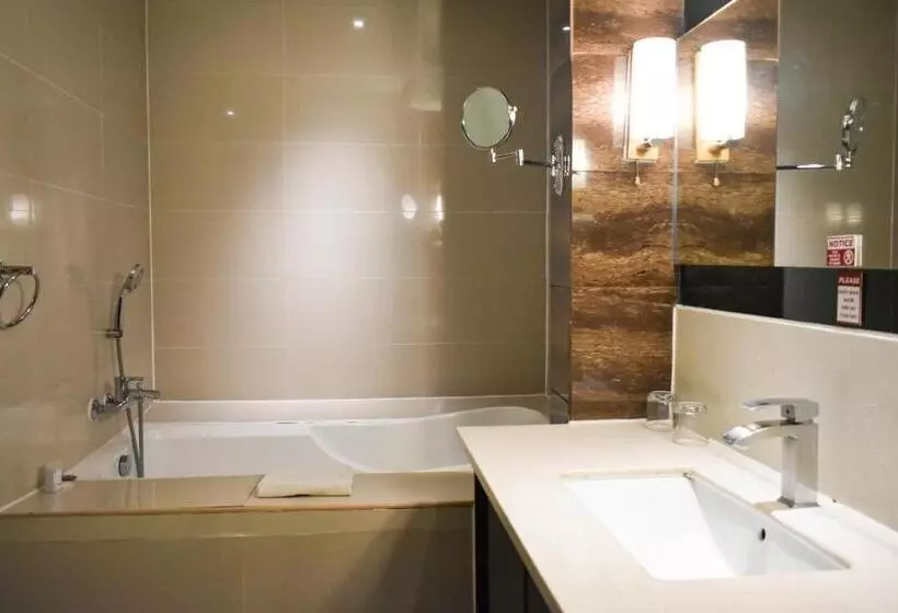 سوییت خانوادگی, Best Western Plus  Subic