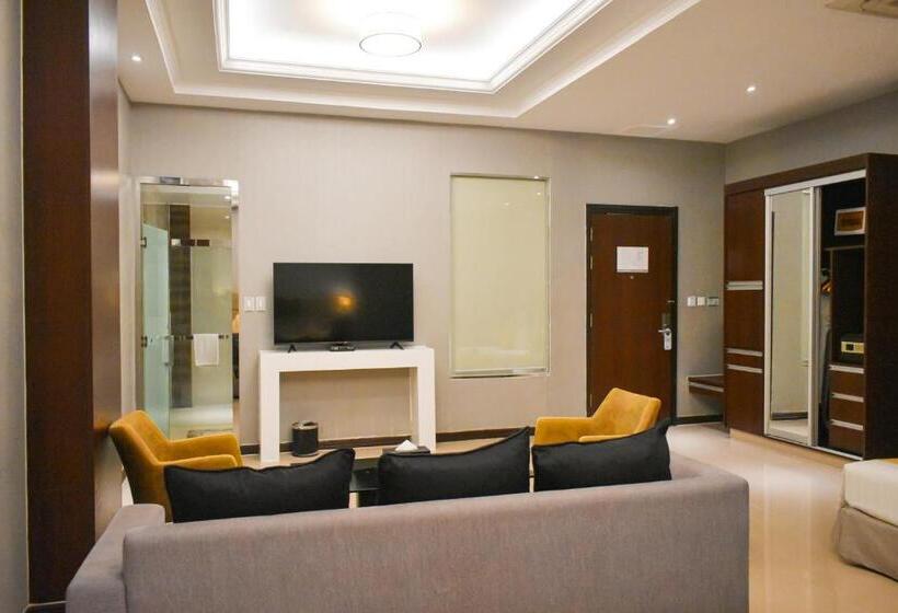 جناح عائلي, Best Western Plus  Subic