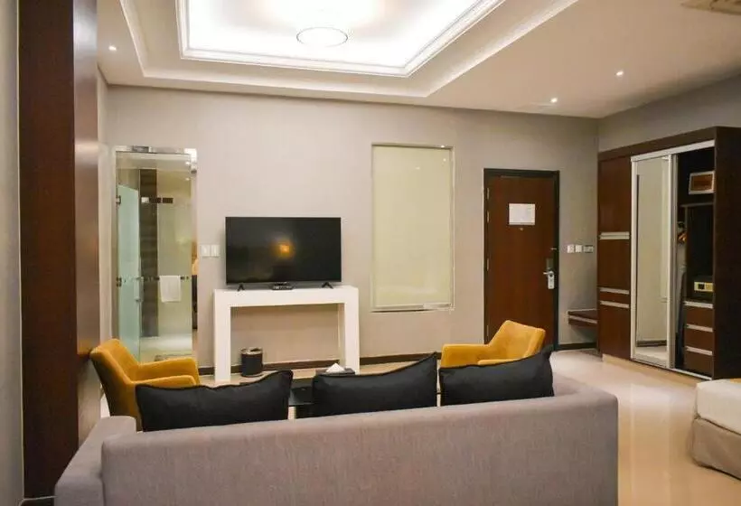 سوییت خانوادگی, Best Western Plus  Subic