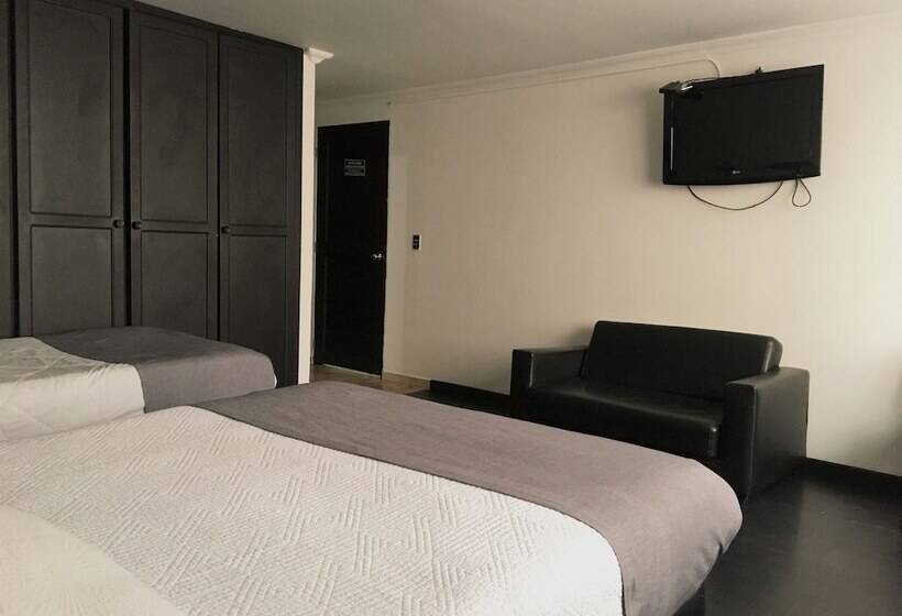 标准三人间, Ejecutivo Av La Esperanza