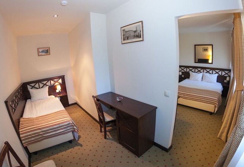 جناح جونيور, Gradina Morii