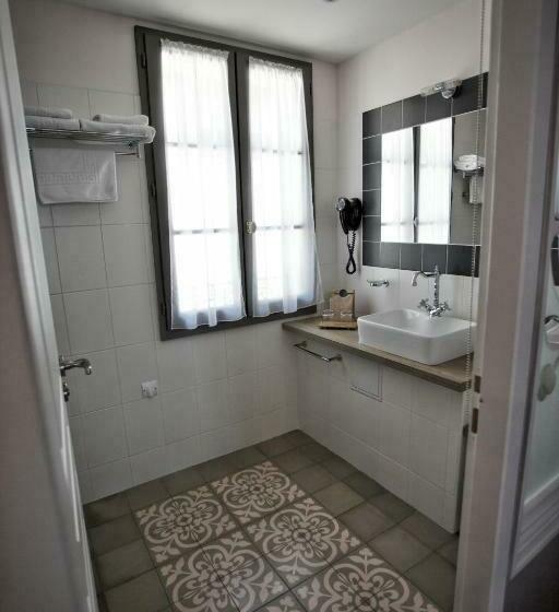 スーペリアールーム, Hôtel Henri Iv