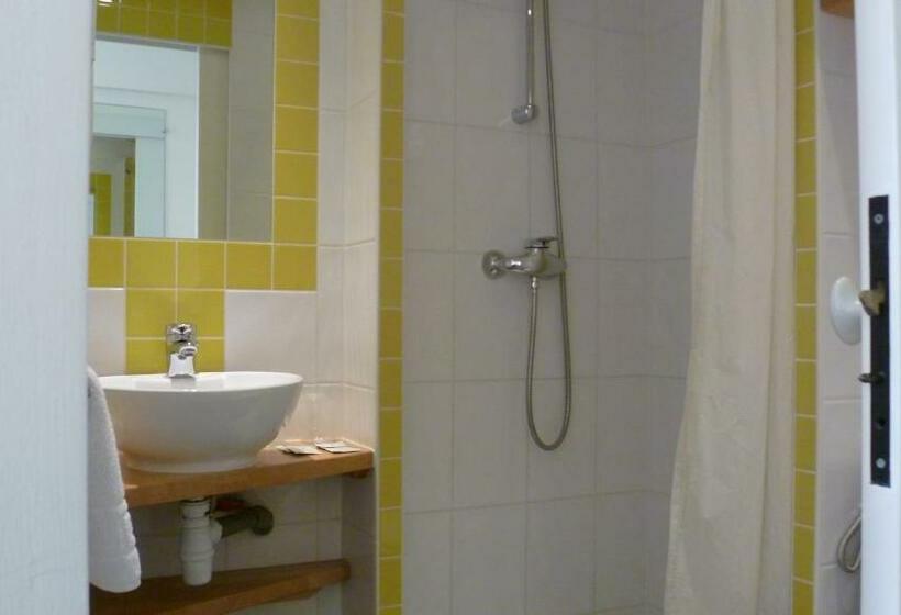Номер Стандарт, Hôtel Henri Iv