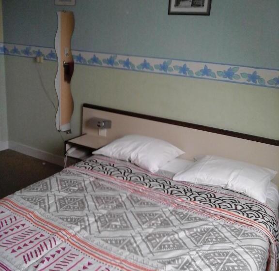 חדר סטנדרט חדר אמבטיה משותף, Hôtel L'eden