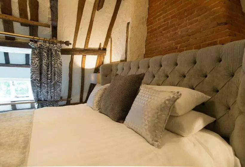 Deluxe Suite King Bed, Kings Head Bawburgh