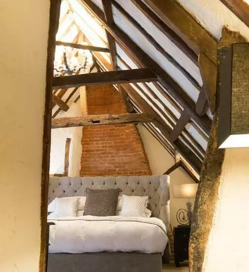 Deluxe Suite King Bed, Kings Head Bawburgh